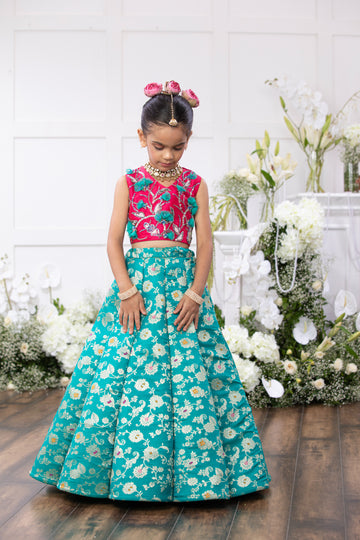 Morvika Lehenga